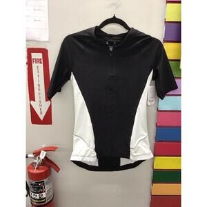 Women’s exersion quick dri scrub top size small fitted new target black white